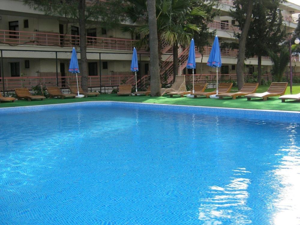 Dora Hotel